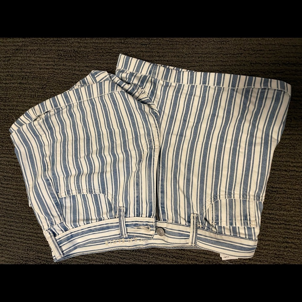 American eagle stripped soft everyday shorts